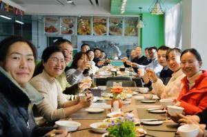 歲末不覺寒 冬至?xí)r光暖 丨洛陽正大組織開展“迎冬至、包餃子”文化活動